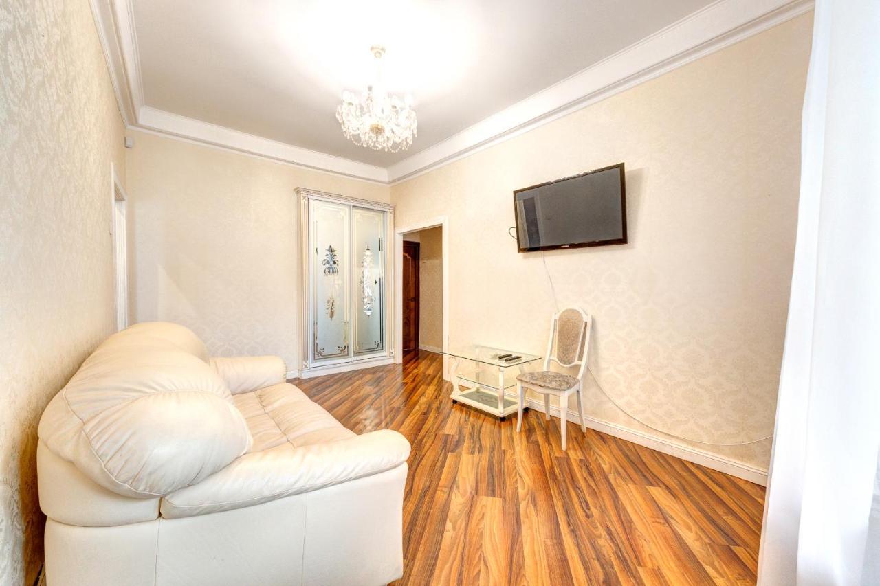 Apartments With 3 Rooms Near Palace Ukraine Kiev Exterior foto