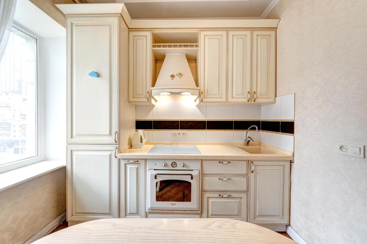 Apartments With 3 Rooms Near Palace Ukraine Kiev Exterior foto