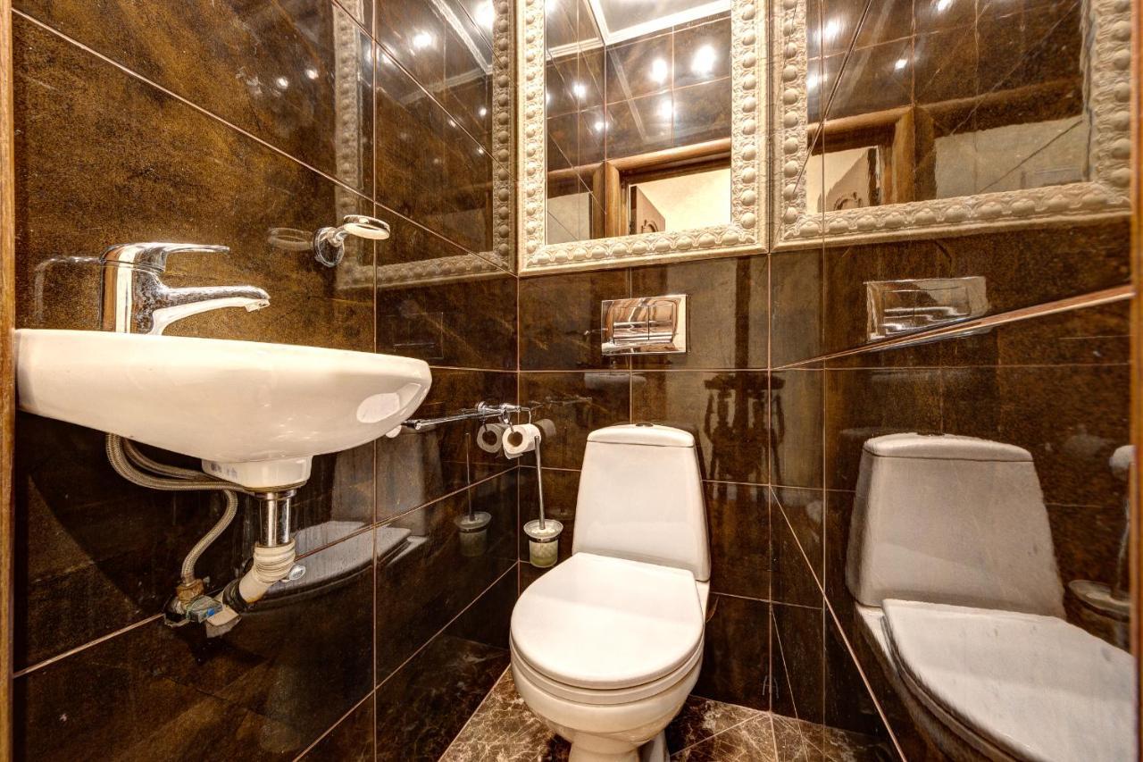 Apartments With 3 Rooms Near Palace Ukraine Kiev Exterior foto