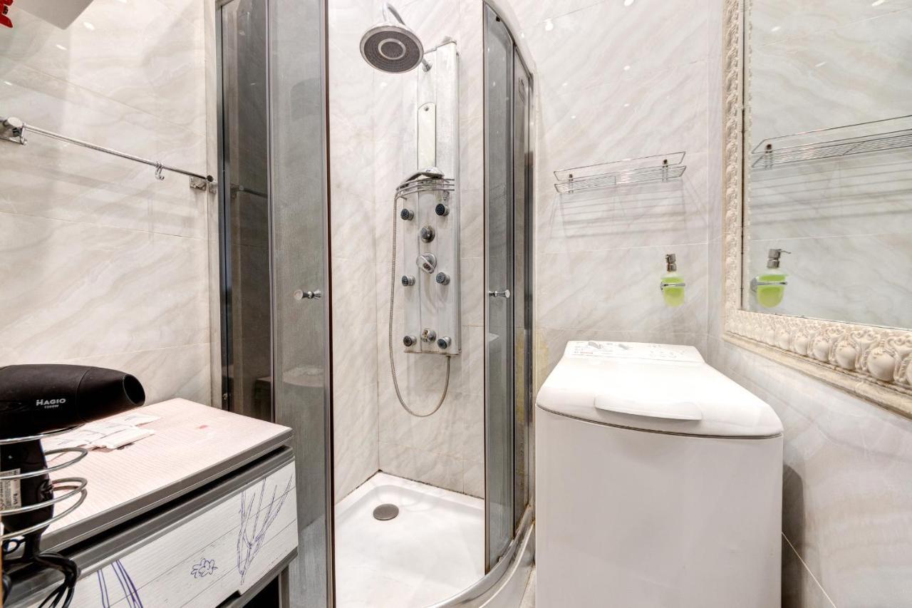 Apartments With 3 Rooms Near Palace Ukraine Kiev Exterior foto